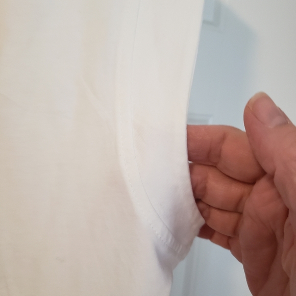 šHogwarts⢠Crest Sleeveless Top Ladies T-Shirt Woman NWOT Tank Top Medium - Picture 6 of 7